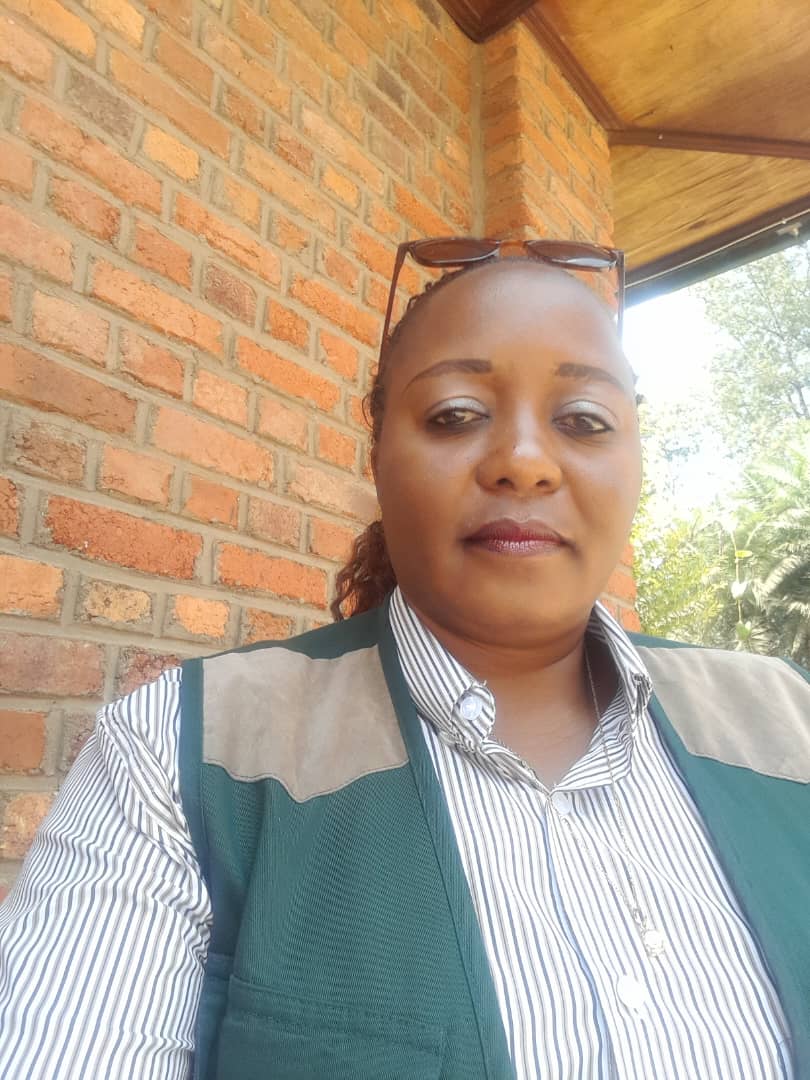 Mme KAHINDO KIGHOTSI Julie